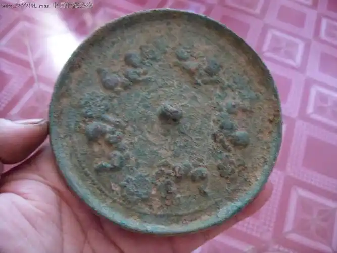 生坑宋代人物故事铜镜一个