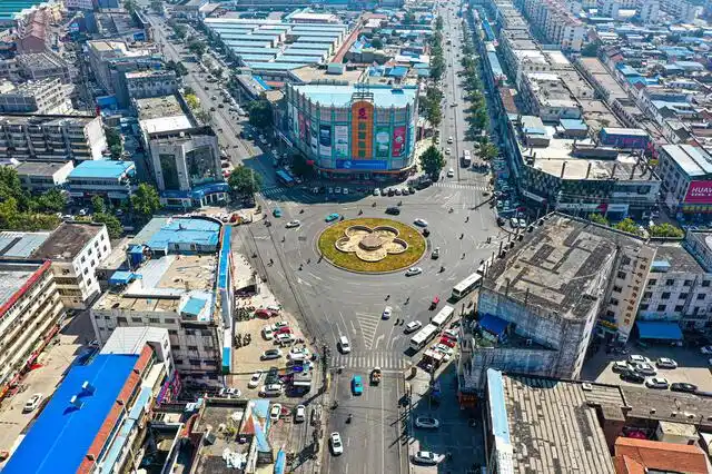 三角花园感受菏泽71年的沧桑巨变.