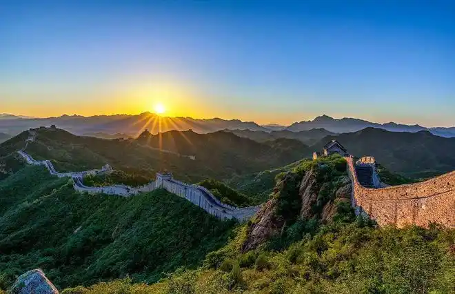 奋力续写时代文艺华章