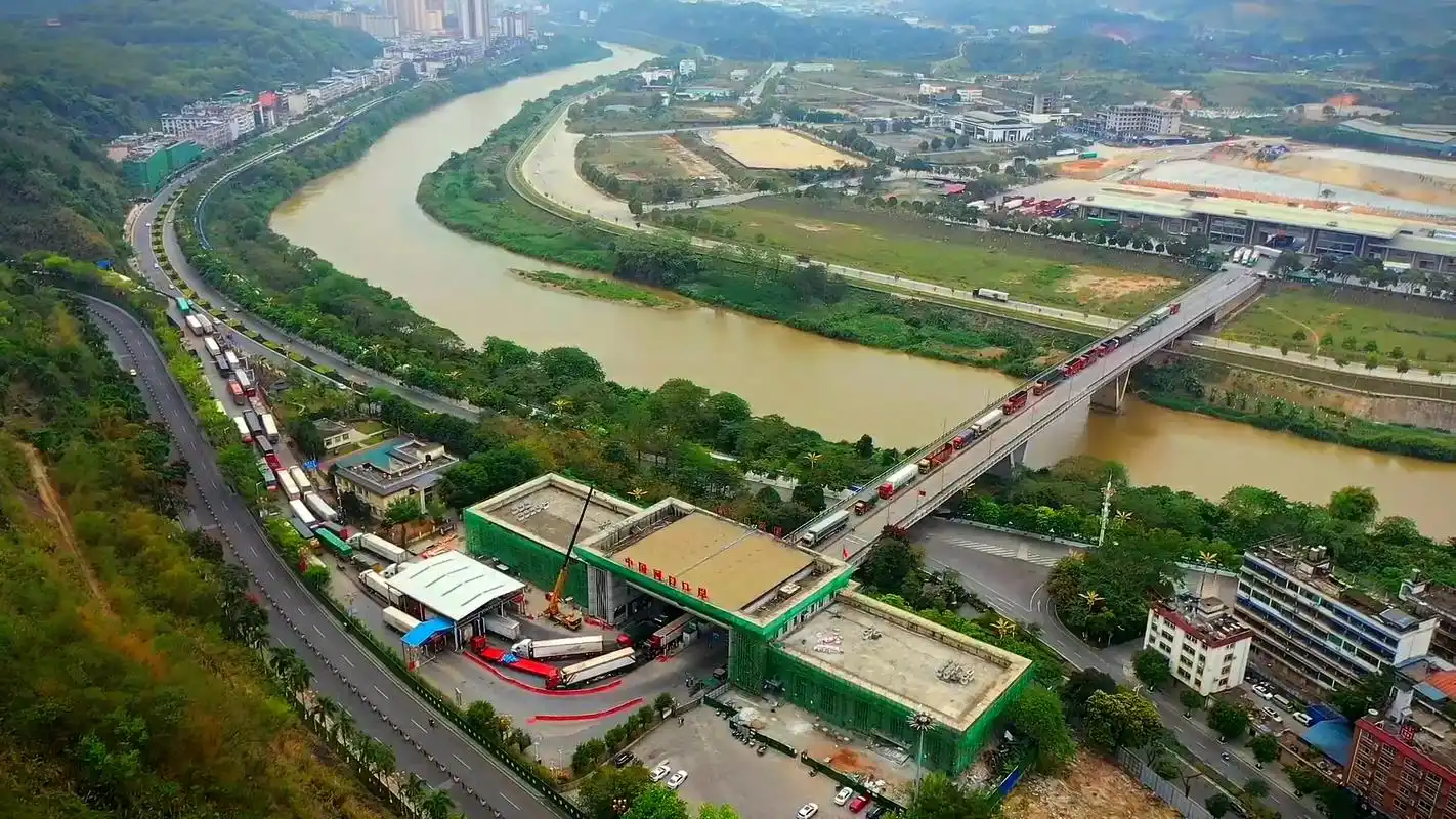 中越边境云南河口口岸一季度进出口货运量逾60万吨|进出口|何春_新浪