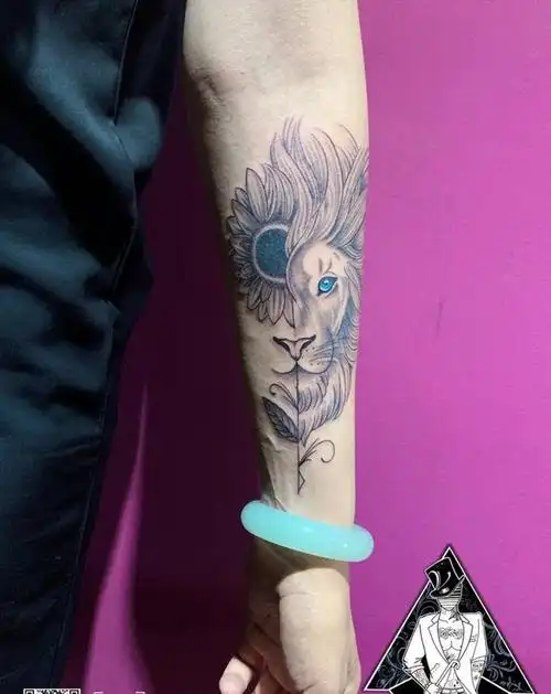 遮盖作品小狮子纹身图片_手臂点刺欧美写实纹身图案