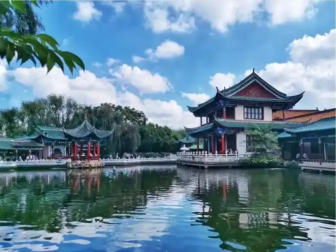 03翠湖公园