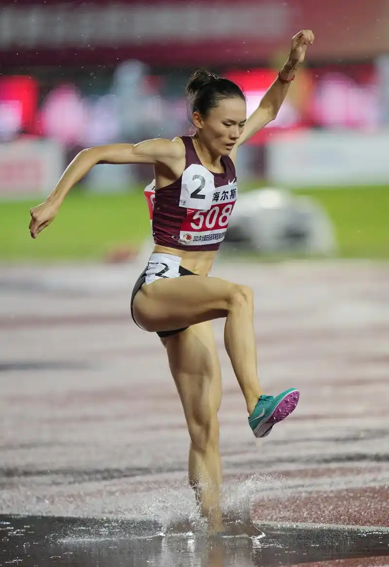 田径——全国冠军赛:许双双获女子3000米障碍冠军