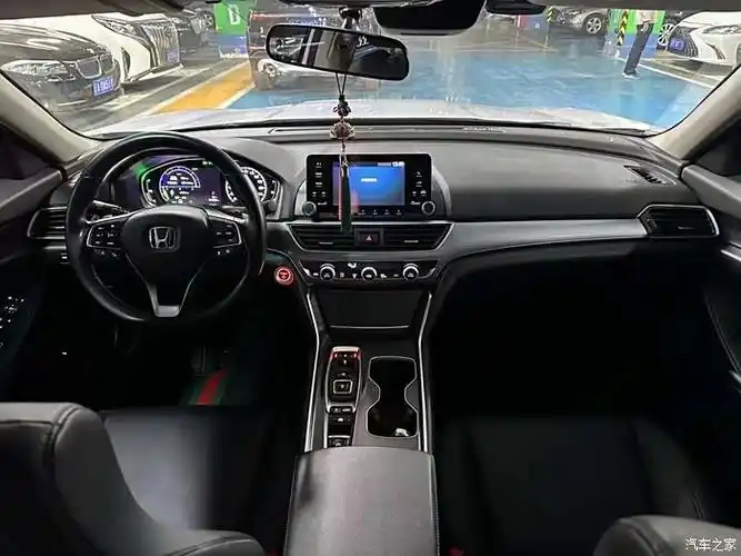 98 新到21年混动雅阁,个人一首,七万多