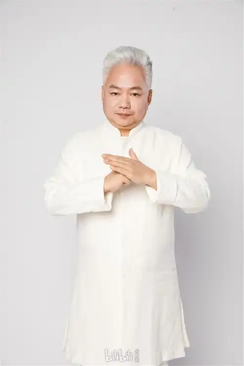 厦门·斗乐×Ⅱ次元——方锦龙新九州爱乐2021中国巡回演出