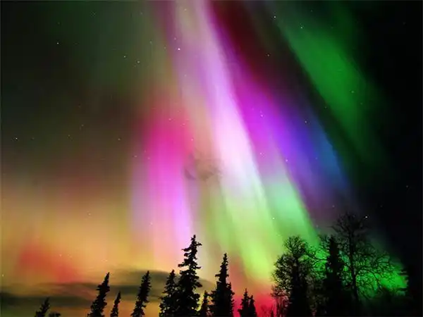 俄罗斯双首都极光库尔曼斯克8日游广州往返俄罗斯团队免签不含接送