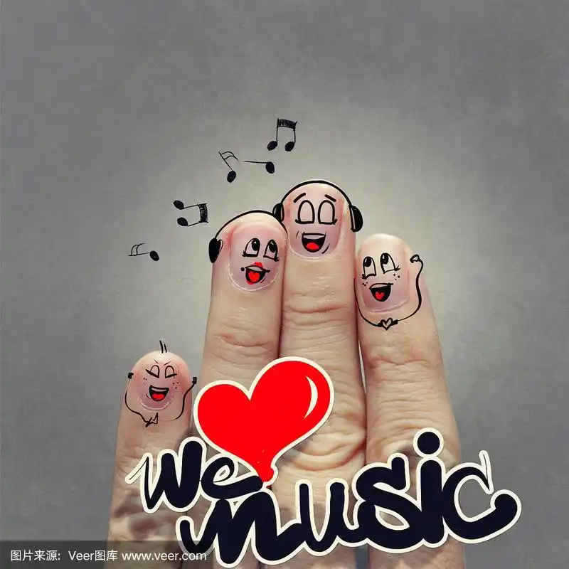 画着笑脸的幸福手指情侣