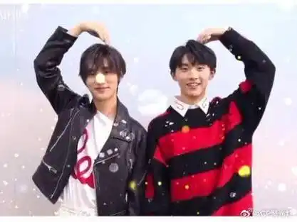 两个小宝贝害羞了|祺鑫|马嘉祺|丁程鑫_新浪新闻