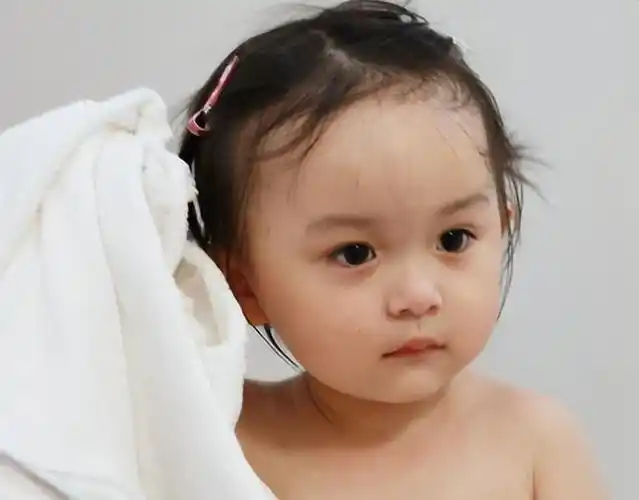 刘楚恬美出新层次,13岁已出落得如家似玉,娱乐圈都在等她长大!