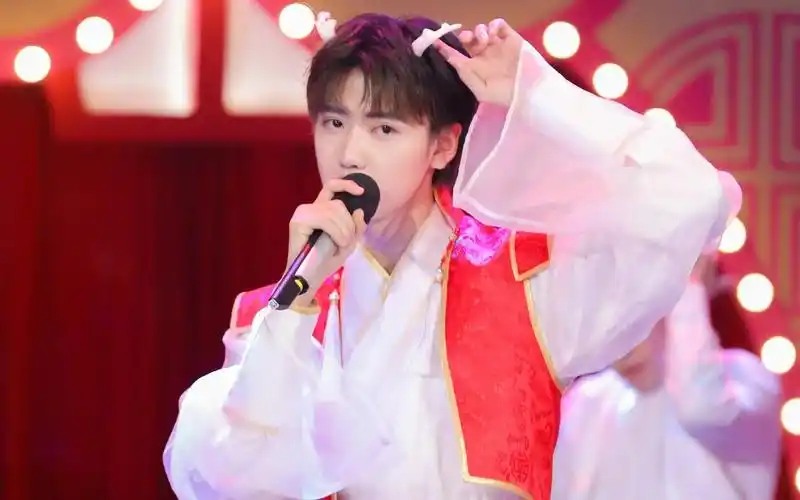 r1se焉栩嘉快乐大本营十二生肖心如止水谁都别吝啬芒种演唱片段