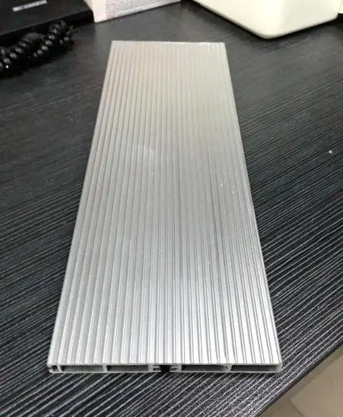 厂家直销 橱柜踢脚线 pvc踢脚板 银色单,双层踢脚板