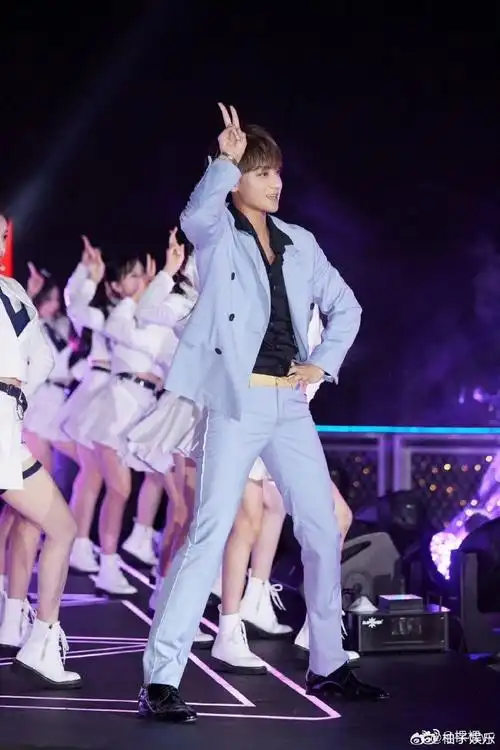 黄子韬2023巡回演唱会官宣##黄子韬演唱会真的来了