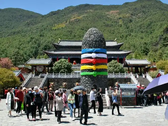 东巴文化博物馆,东巴文化是纳西族的传统文化,因其保存于东巴教而得名