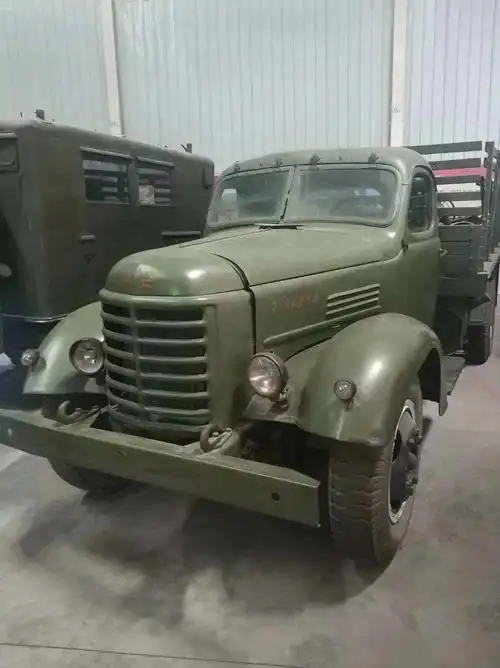 老解放ca10卡车,是我国自主生产第一种载重汽车.