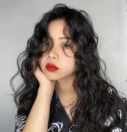 凌乱水波纹卷发图片