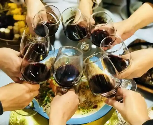 一辈子的好姐妹干杯姐妹情深地久天长