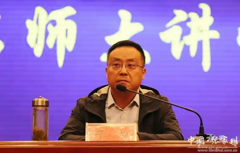 开班式邀请了山东省济宁市第一中学副校长,教育部国培计划专家讲座团