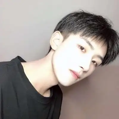 简单干净帅小伙头像