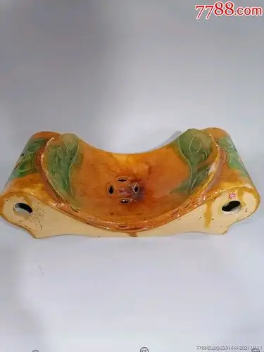明三彩瓷枕