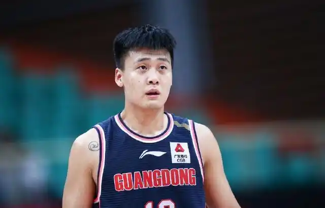 砍29分创季后赛生涯新高晋级总决赛赵睿成广东第一选择
