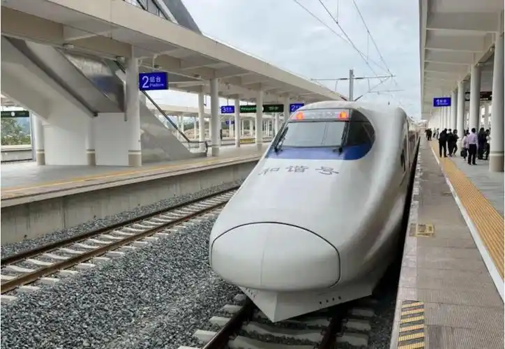 建设者讲述南凭高铁南崇段建设故事-赣建网快讯-赣建网