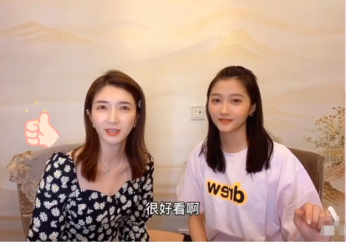 "梁爽漫妮"同框!关晓彤给江疏影化c位妆