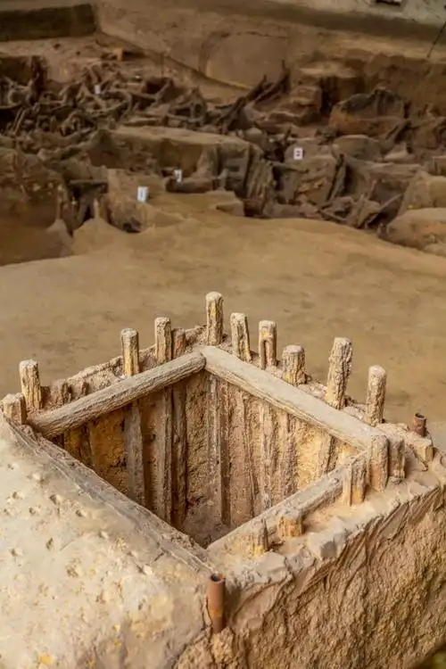 发掘一座深埋地下的古铜矿遗址终于重见天日(黄石铜绿山古铜矿遗址