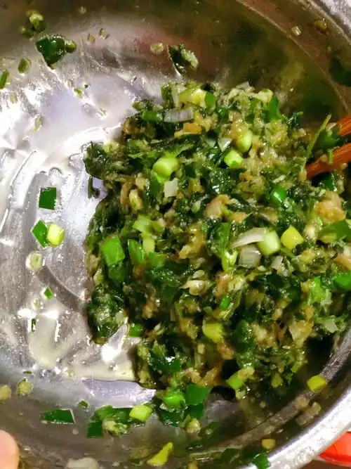 猪肉韭菜山芹菜馅儿砂锅牛肉