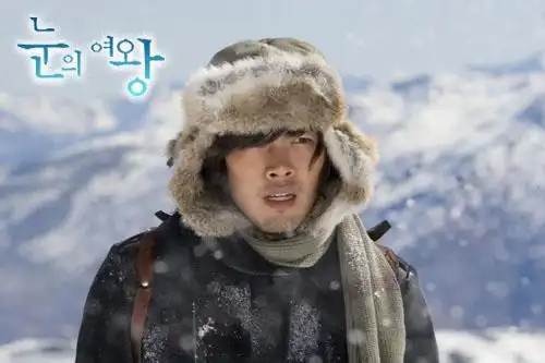 p>玄彬(hyun bin),本名"金泰坪",1982年9月25日出生于韩国首尔特别市