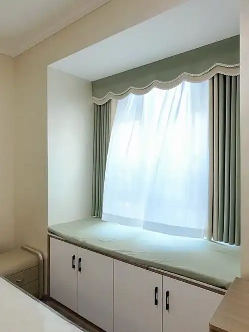 抹茶绿窗帘很治愈