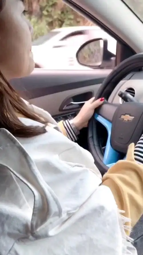 女司机开的车,坐在副驾驶的我是这样的