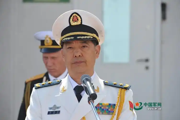 图为中方总导演,中国海军副司令员杜景臣海军中将.