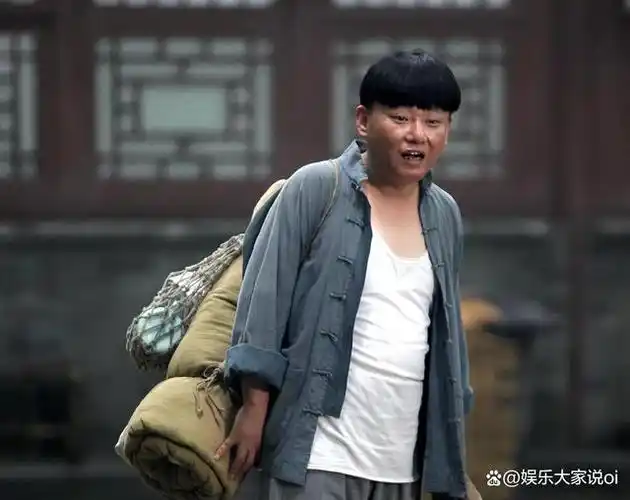 演员邵峰:从炊事员到央视春晚著名笑星,他的婚姻有泪有痛