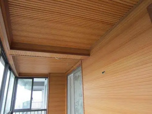 阳台吊顶用生态木装修出来美观大气 贴近自然