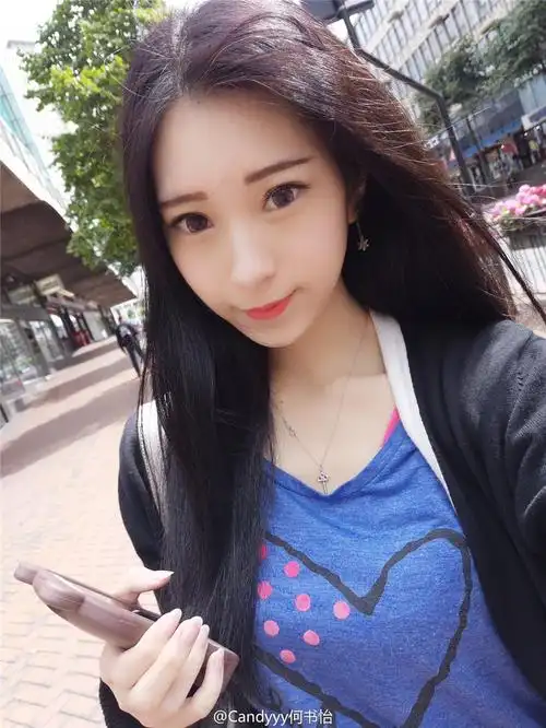 长发美女何书怡candy微博养眼生活照