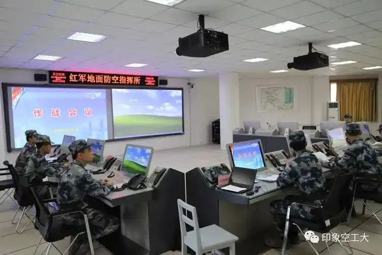 召开作战会议野战手工指挥所通报空情信息野外宿营等级转换奔袭途中