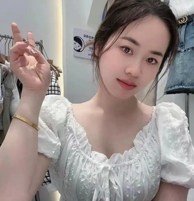 我就是个普通女生,挺好的