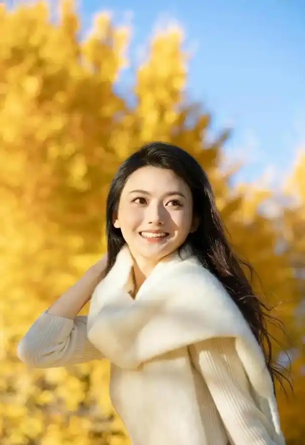 美女主持人刘颢玥