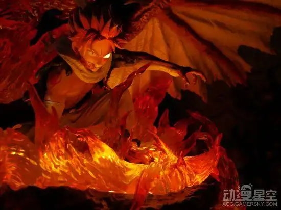 妖精的尾巴火龙纳兹雕像半身龙化霸气爆表