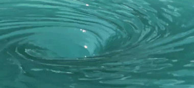 把风水泉眼的美好寓意做了现代漩涡水景的表达,形成一个以中心为聚焦