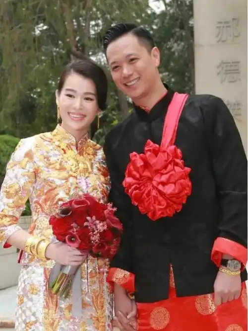 回顾与黄宗泽同居8年后带3000万嫁给圈外人的胡杏儿幸福吗