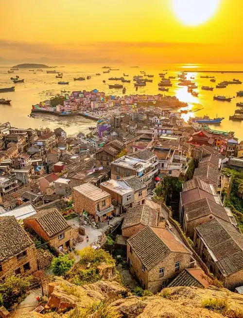 🏠 第一天,我们入住石塘半岛度假区,这里的民宿仿佛动漫里的世界