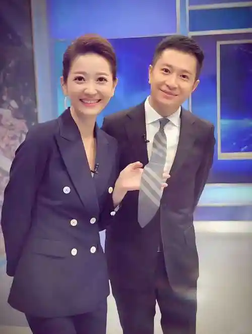 央视新晋财经一姐:颜值不输李思思,40岁生女后崭露头角_谢颖颖_人生