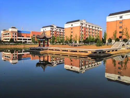 湖北省武汉枫叶国际学校聊一聊