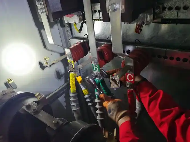 02:40,电缆试验完成,电缆头压接完成.