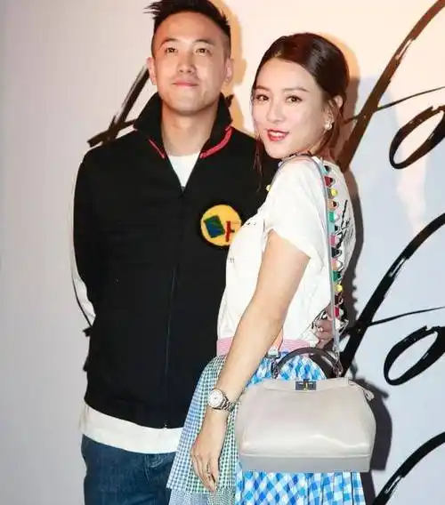 曾志伟女友王敏奕,两人相恋多年,甜蜜十足_曾国祥_电影_香港