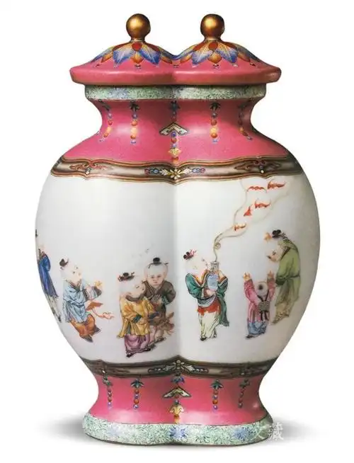 清乾隆 珐琅彩婴戏双联瓶 故宫博物院藏