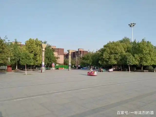 新郑市龙湖镇.龙湖广场美景