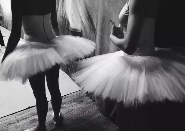 舞蹈揭秘丨芭蕾舞演员鲜为人知的后台生活!