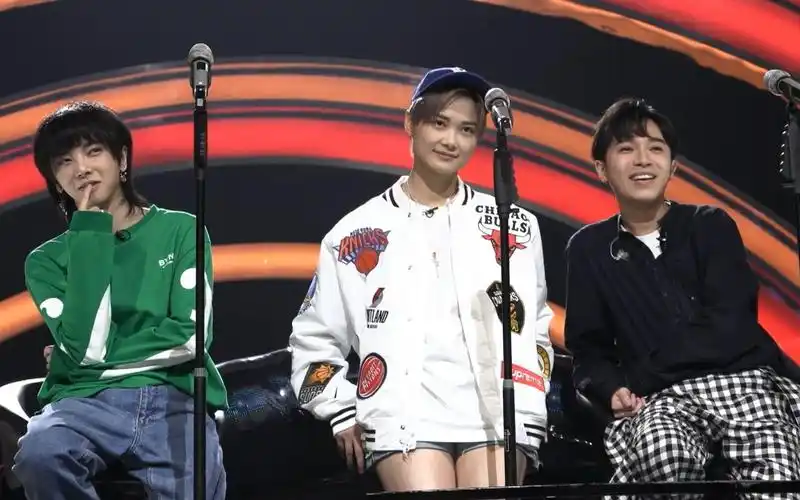 第八期吴青峰李宇春华晨宇机位cut